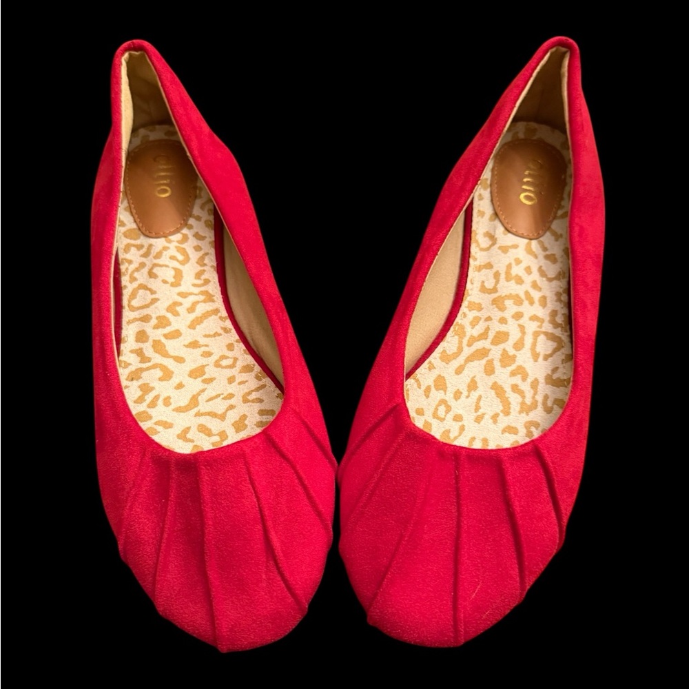 Ollio Vibrant Red Pleated Flats